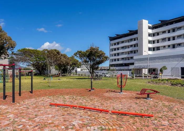 Burmeister403 - Modern 1 Bedroom Apartment Across From Ocean