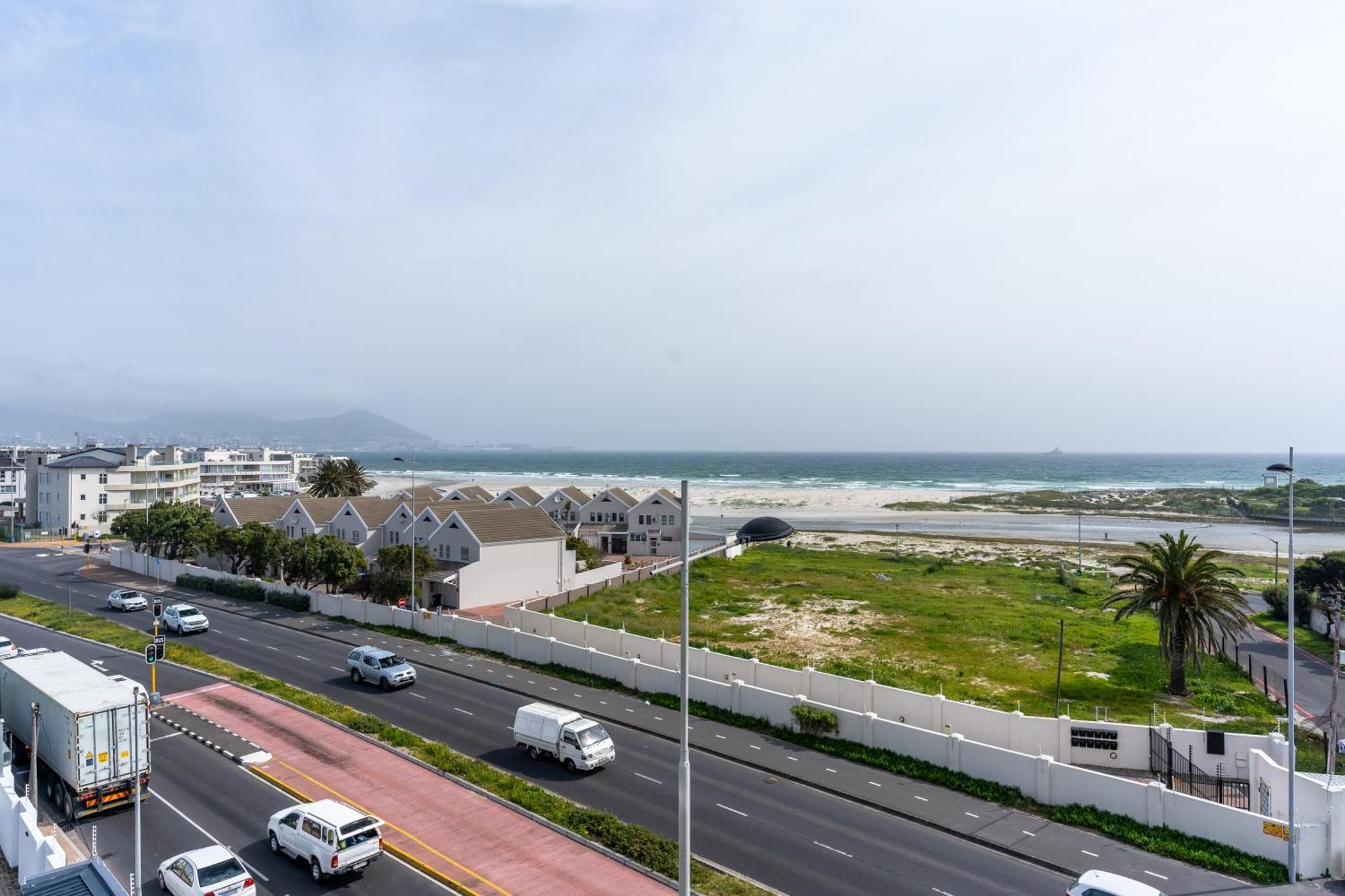 Burmeister403 - Modern 1 Bedroom Across From Ocean Appartement Kaapstad